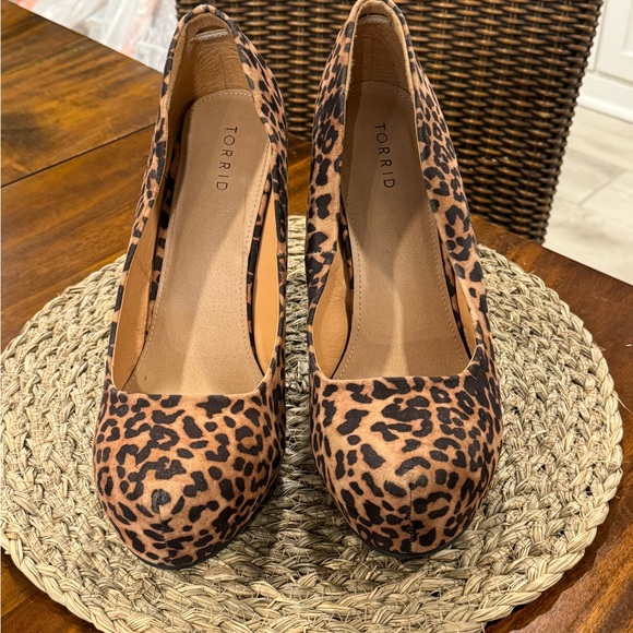Torrid Leopard Faux Leather High Heel Platform Pump Size 13 WW - Picture 5 of 5